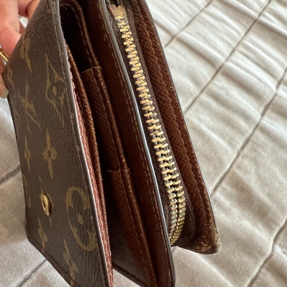 Louis Vuitton Monogram Bifold Wallet - Picture 13 of 15